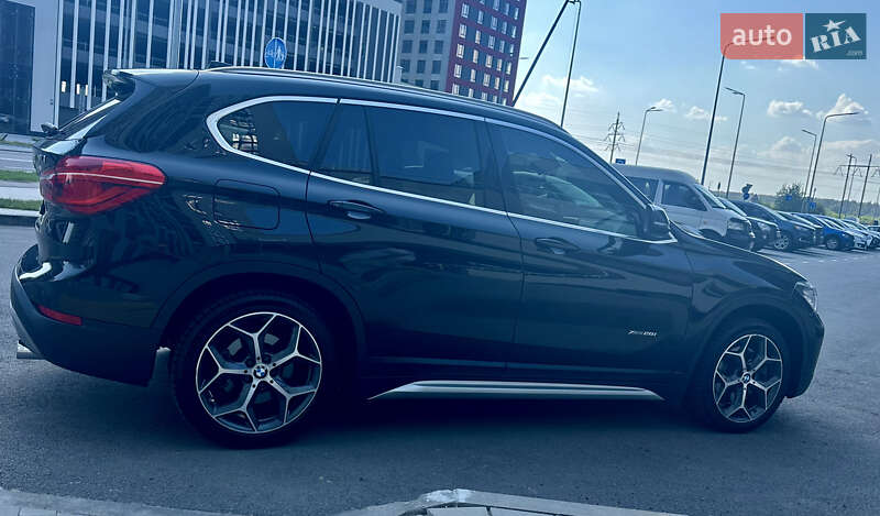 Внедорожник / Кроссовер BMW X1 2016 в Киеве