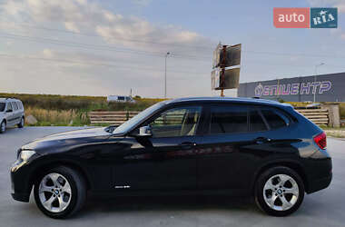 Позашляховик / Кросовер BMW X1 2014 в 