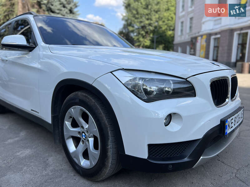 Внедорожник / Кроссовер BMW X1 2013 в Каменском