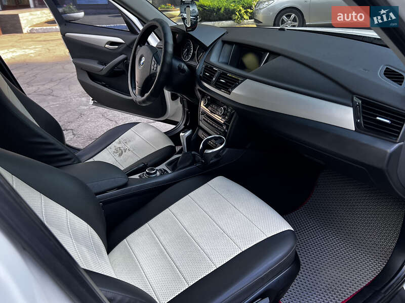 Внедорожник / Кроссовер BMW X1 2013 в Каменском