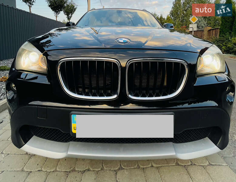 Внедорожник / Кроссовер BMW X1 2011 в Луцке
