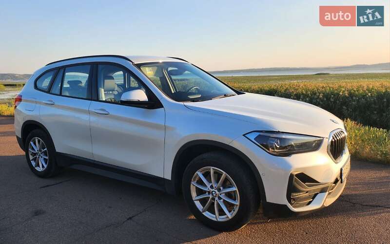 Внедорожник / Кроссовер BMW X1 2022 в Киеве
