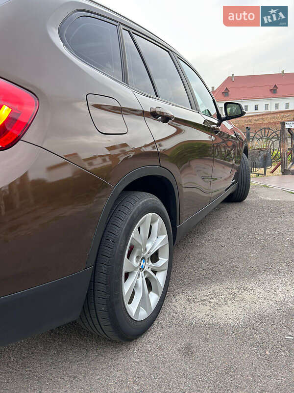 Внедорожник / Кроссовер BMW X1 2013 в Дубно