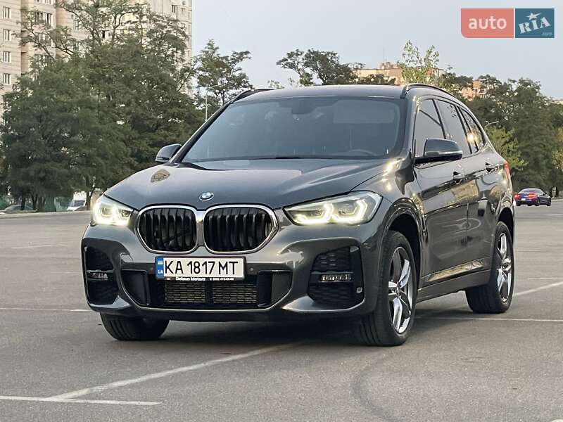 Внедорожник / Кроссовер BMW X1 2022 в 