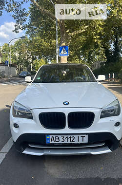 Внедорожник / Кроссовер BMW X1 2010 в Ужгороде