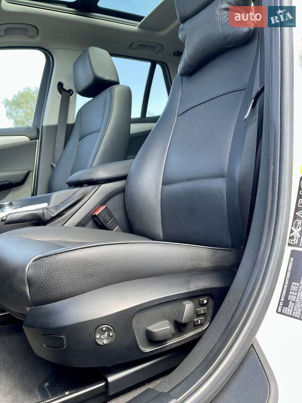 Внедорожник / Кроссовер BMW X1 2014 в Луцке