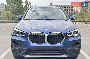 Внедорожник / Кроссовер BMW X1 2020 в 