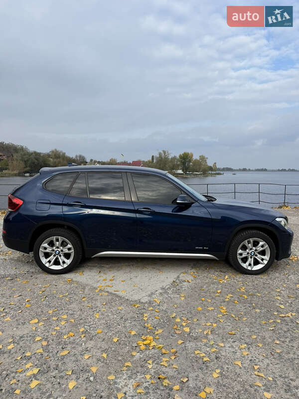 Внедорожник / Кроссовер BMW X1 2014 в Обухове