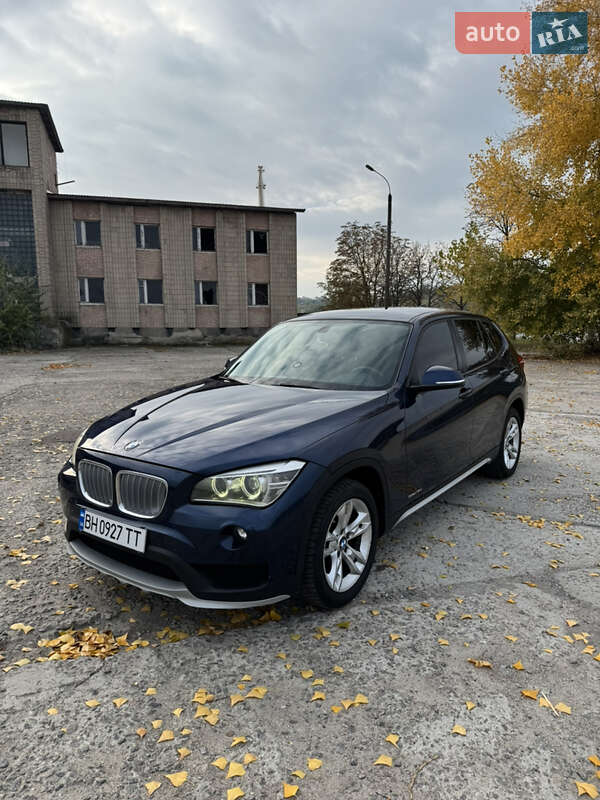 Внедорожник / Кроссовер BMW X1 2014 в Обухове