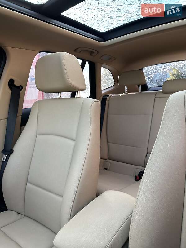 Внедорожник / Кроссовер BMW X1 2012 в Киеве