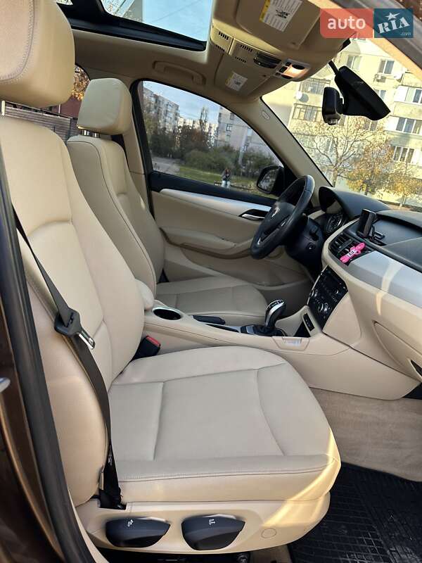 Внедорожник / Кроссовер BMW X1 2012 в Киеве