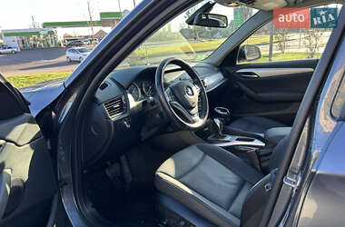 Позашляховик / Кросовер BMW X1 2014 в 