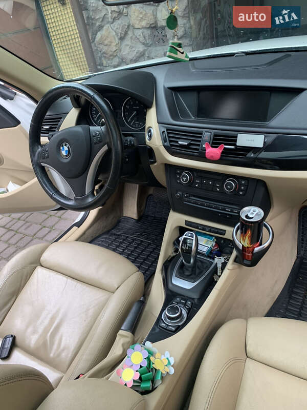 Внедорожник / Кроссовер BMW X1 2011 в Львове