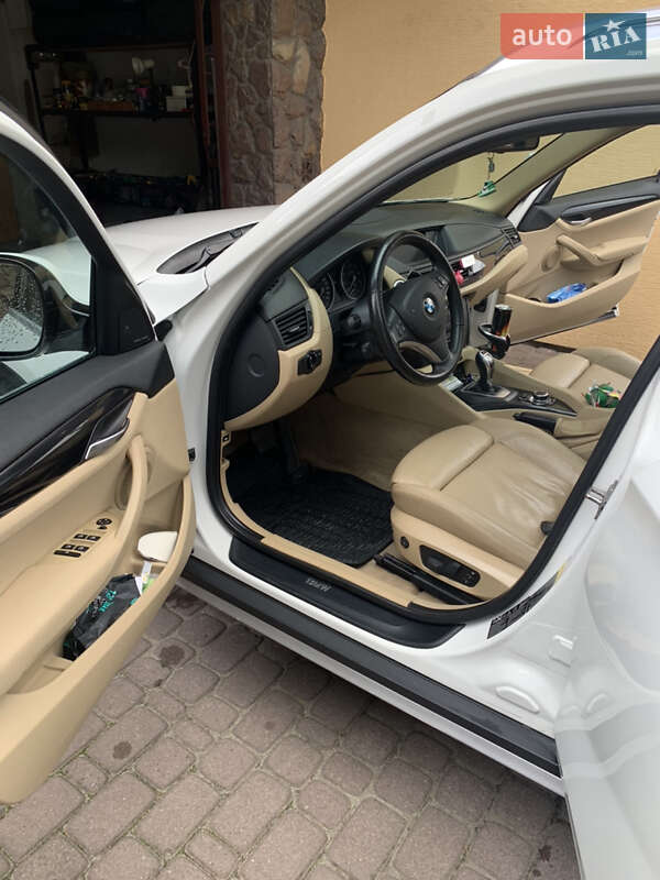 Внедорожник / Кроссовер BMW X1 2011 в Львове