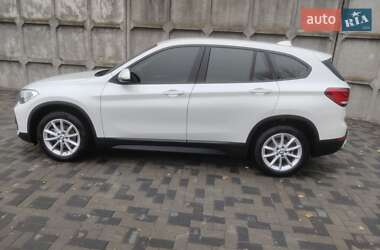 Внедорожник / Кроссовер BMW X1 2022 в 