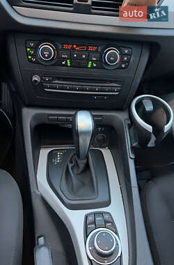 Внедорожник / Кроссовер BMW X1 2010 в 
