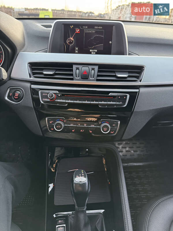 Внедорожник / Кроссовер BMW X1 2016 в Ровно