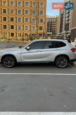 Позашляховик / Кросовер BMW X1 2013 в Києві