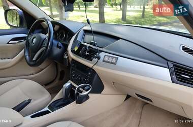 Внедорожник / Кроссовер BMW X1 2010 в 