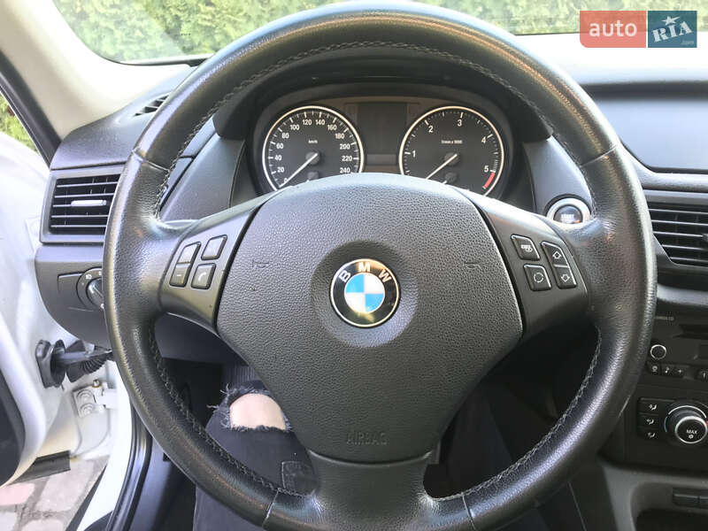 Внедорожник / Кроссовер BMW X1 2010 в Львове