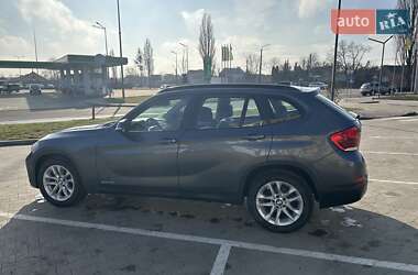 Позашляховик / Кросовер BMW X1 2014 в 