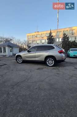 Внедорожник / Кроссовер BMW X1 2014 в Каменском