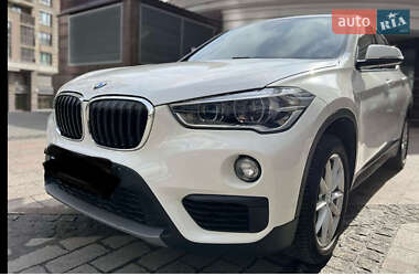 Внедорожник / Кроссовер BMW X1 2017 в 