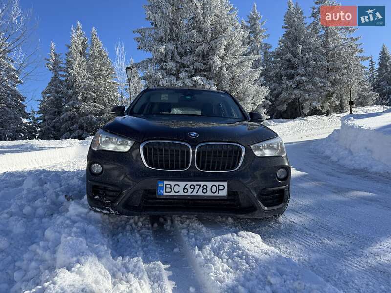 Внедорожник / Кроссовер BMW X1 2016 в 
