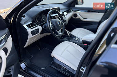 Внедорожник / Кроссовер BMW X1 2021 в 