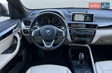 Внедорожник / Кроссовер BMW X1 2021 в 