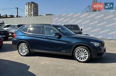 Внедорожник / Кроссовер BMW X1 2014 в 