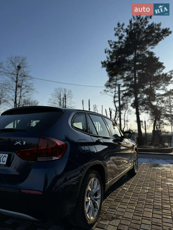 Внедорожник / Кроссовер BMW X1 2011 в Смеле