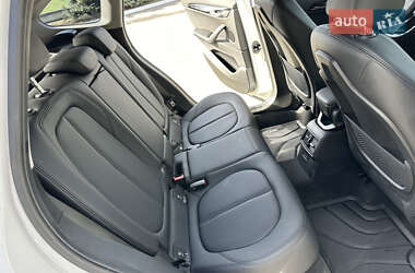 Позашляховик / Кросовер BMW X1 2022 в 
