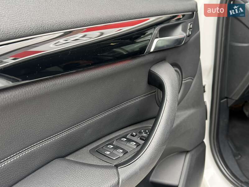 Внедорожник / Кроссовер BMW X1 2015 в Тернополе