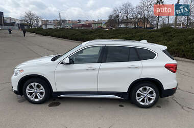 Позашляховик / Кросовер BMW X1 2019 в 