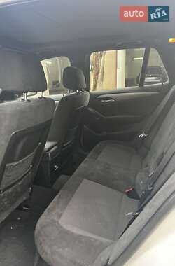 Внедорожник / Кроссовер BMW X1 2014 в 