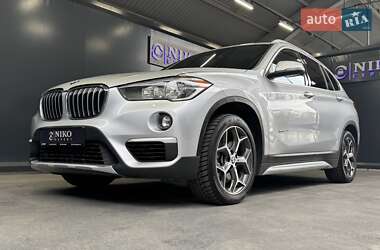 Позашляховик / Кросовер BMW X1 2017 в 