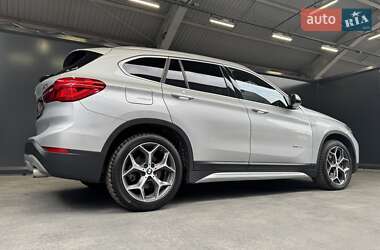 Позашляховик / Кросовер BMW X1 2017 в 