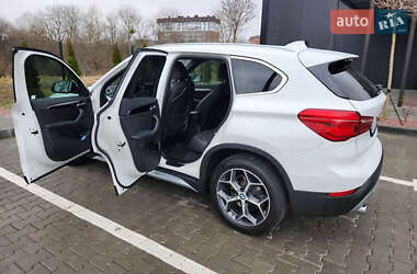 Позашляховик / Кросовер BMW X1 2019 в 