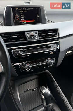 Внедорожник / Кроссовер BMW X1 2015 в 