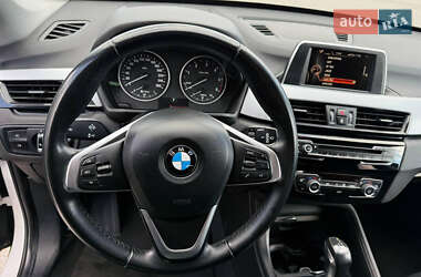 Внедорожник / Кроссовер BMW X1 2015 в 