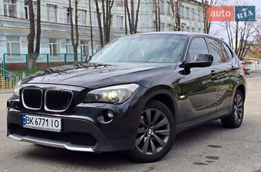 Позашляховик / Кросовер BMW X1 2011 в 