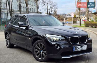 Позашляховик / Кросовер BMW X1 2011 в 