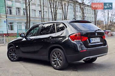 Позашляховик / Кросовер BMW X1 2011 в 