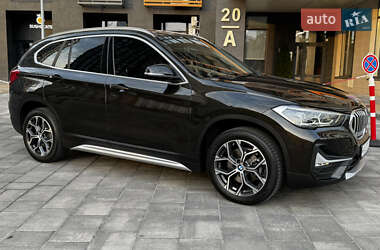 Внедорожник / Кроссовер BMW X1 2019 в 