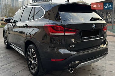 Внедорожник / Кроссовер BMW X1 2019 в 