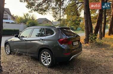 Внедорожник / Кроссовер BMW X1 2015 в 