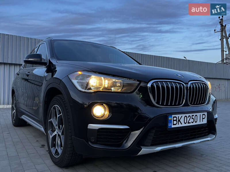 Позашляховик / Кросовер BMW X1 2017 в Києві фото 4 Позашляховик / Кросовер BMW X1 2017 в Києві