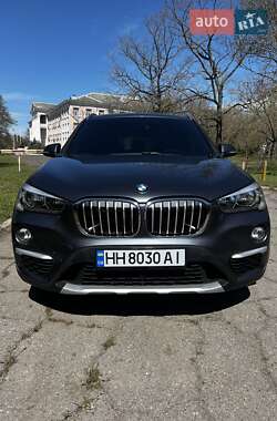 Внедорожник / Кроссовер BMW X1 2015 в 