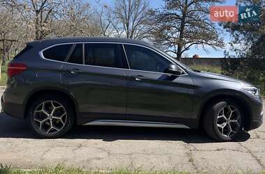 Внедорожник / Кроссовер BMW X1 2015 в 